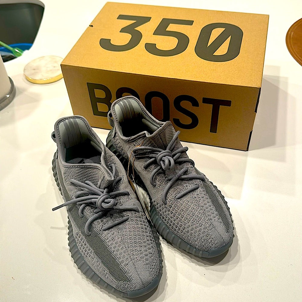 BRAND NIB Yeezy Boost 350 V2 in Steel Grey Sz 9.5 (Yzy by Adidas)